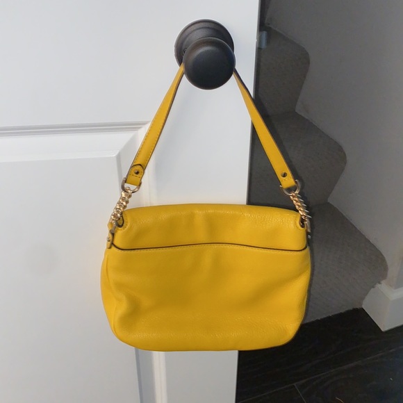 MK handbag with adjustable strap attachment - Picture 9 of 15